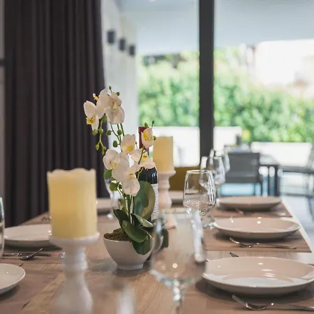 Luxury 3 With Private Pool, Jacuzzi And Gym By The On Ciovo - Okrug Donji וילה טרוגיר