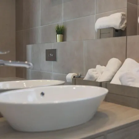 Luxury 3 With Private Pool, Jacuzzi And Gym By The On Ciovo - Okrug Donji וילה