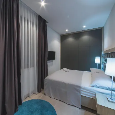 Luxury 3 With Private Pool, Jacuzzi And Gym By The On Ciovo - Okrug Donji וילה