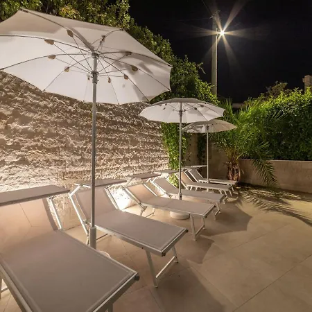 Luxury 3 With Private Pool, Jacuzzi And Gym By The On Ciovo - Okrug Donji Трогір