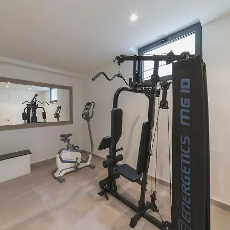 Luxury 3 With Private Pool, Jacuzzi And Gym By The On Ciovo - Okrug Donji וילה *