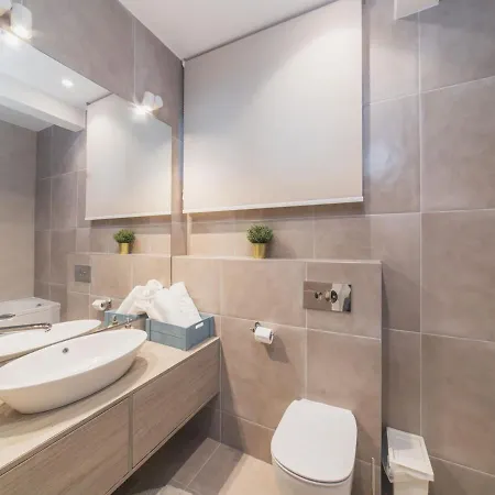 Luxury 3 With Private Pool, Jacuzzi And Gym By The On Ciovo - Okrug Donji Вілла