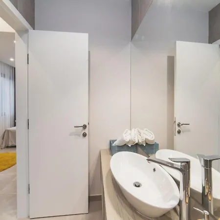 Luxury 3 With Private Pool, Jacuzzi And Gym By The On Ciovo - Okrug Donji * טרוגיר