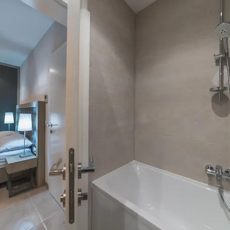 Luxury 3 With Private Pool, Jacuzzi And Gym By The On Ciovo - Okrug Donji *