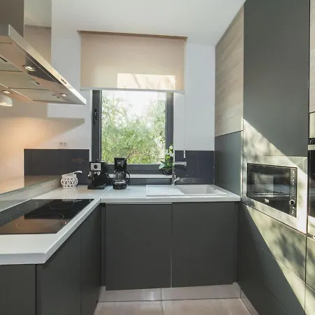 Luxury 3 With Private Pool, Jacuzzi And Gym By The On Ciovo - Okrug Donji וילה