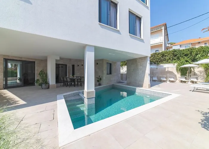Luxury 3 With Private Pool, Jacuzzi And Gym By The On Ciovo - Okrug Donji *