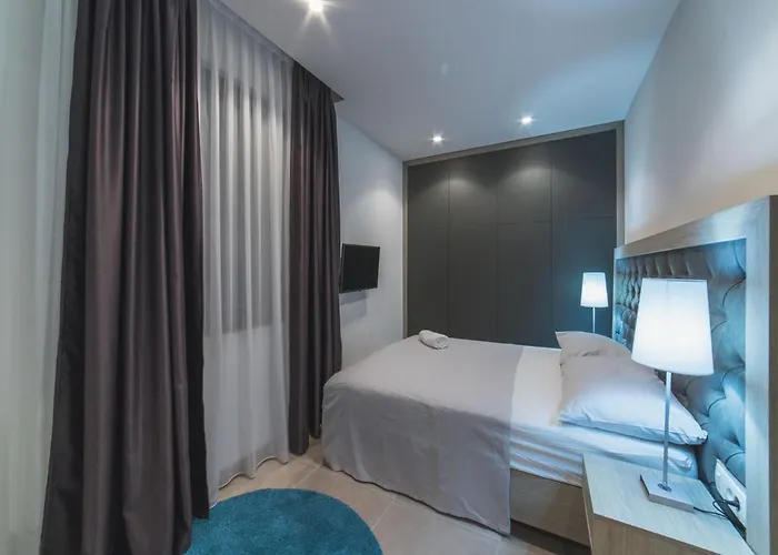 Luxury 3 With Private Pool, Jacuzzi And Gym By The On Ciovo - Okrug Donji Villa
