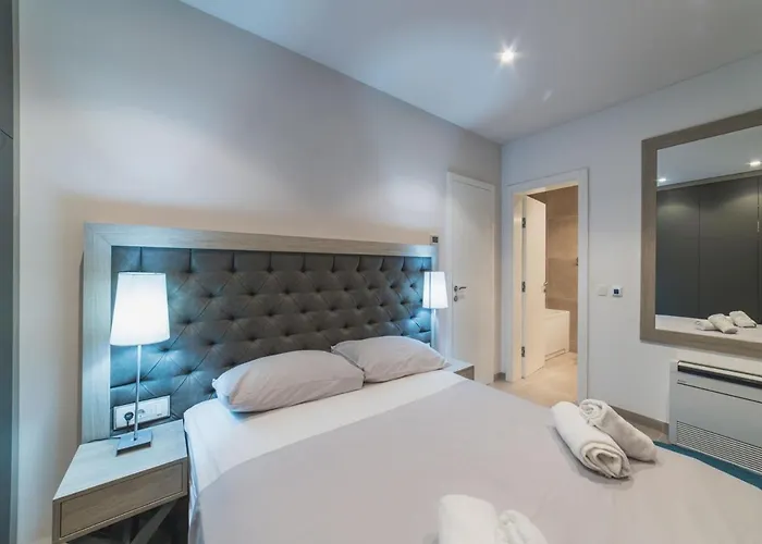 Luxury 3 With Private Pool, Jacuzzi And Gym By The On Ciovo - Okrug Donji