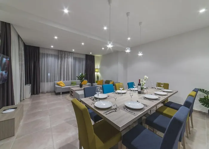 Luxury 3 With Private Pool, Jacuzzi And Gym By The On Ciovo - Okrug Donji Villa