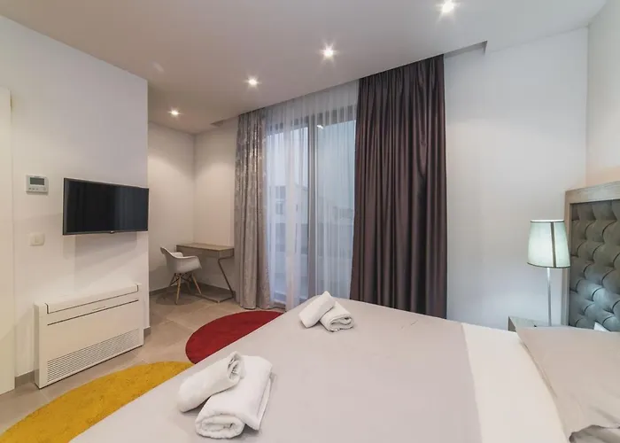 Villa Luxury 3 With Private Pool, Jacuzzi And Gym By The On Ciovo - Okrug Donji *