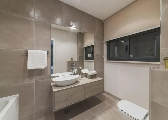 Luxury 3 With Private Pool, Jacuzzi And Gym By The On Ciovo - Okrug Donji Villa Trogir