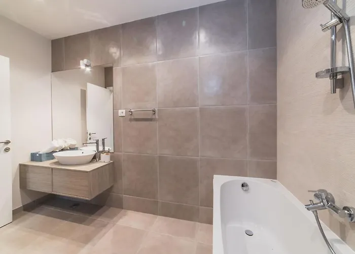 Villa Luxury 3 With Private Pool, Jacuzzi And Gym By The On Ciovo - Okrug Donji Trogir