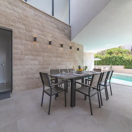 Luxury 3 With Private Pool, Jacuzzi And Gym By The On Ciovo - Okrug Donji *