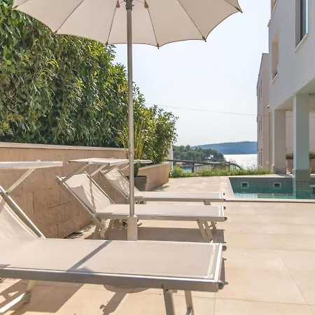 Luxury 3 With Private Pool, Jacuzzi And Gym By The On Ciovo - Okrug Donji Trogir