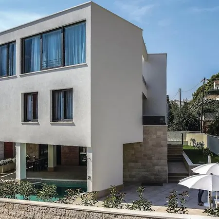 Luxury 3 With Private Pool, Jacuzzi And Gym By The On Ciovo - Okrug Donji