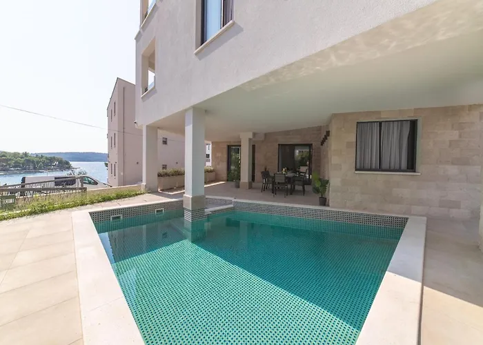 Luxury 3 With Private Pool, Jacuzzi And Gym By The On Ciovo - Okrug Donji Trogir