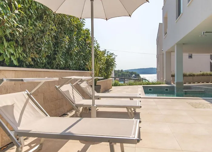 Luxury 3 With Private Pool, Jacuzzi And Gym By The On Ciovo - Okrug Donji Trogir