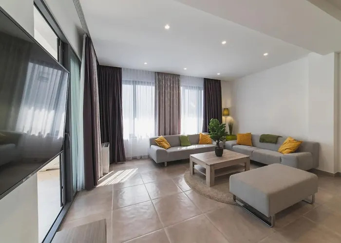 Villa Luxury 3 With Private Pool, Jacuzzi And Gym By The On Ciovo - Okrug Donji Trogir