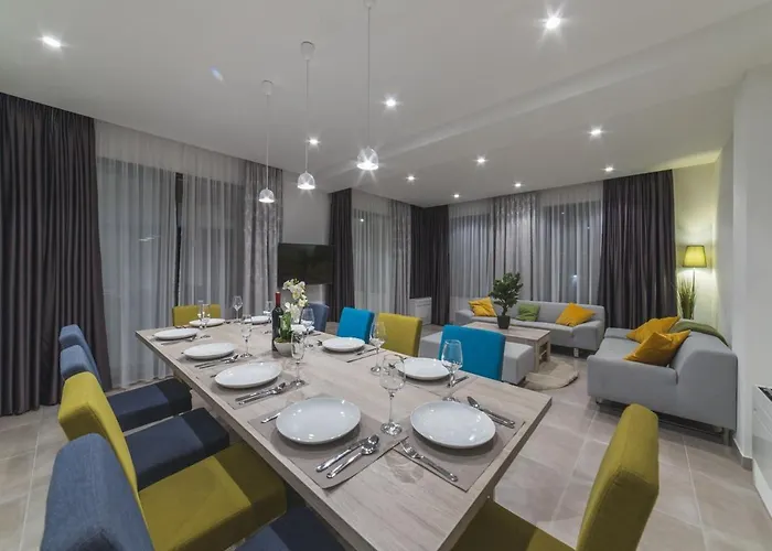 Luxury 3 With Private Pool, Jacuzzi And Gym By The On Ciovo - Okrug Donji Trogir
