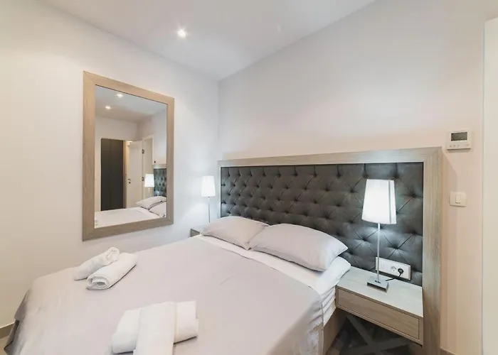 Luxury 3 With Private Pool, Jacuzzi And Gym By The On Ciovo - Okrug Donji Trogir