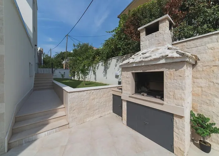 Luxury 3 With Private Pool, Jacuzzi And Gym By The On Ciovo - Okrug Donji *