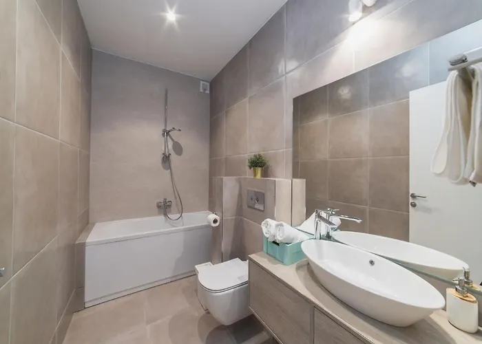 Luxury 3 With Private Pool, Jacuzzi And Gym By The On Ciovo - Okrug Donji