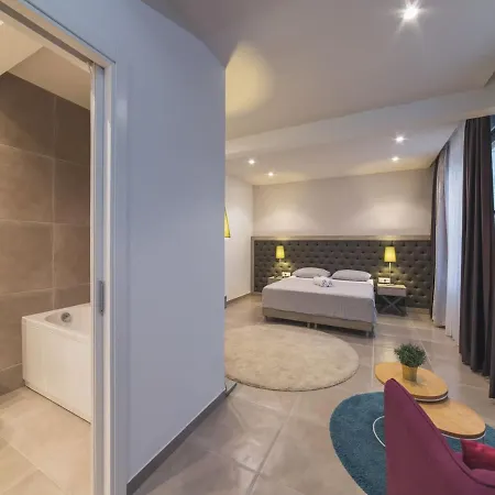 Luxury 3 With Private Pool, Jacuzzi And Gym By The On Ciovo - Okrug Donji Villa Trogir