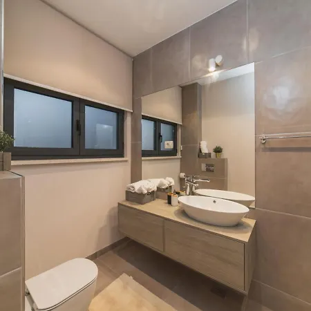Luxury 3 With Private Pool, Jacuzzi&gym By The On Ciovo - Okrug Donji * Trogir