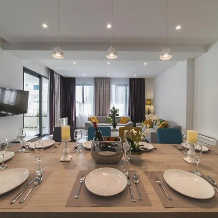 Luxury 3 With Private Pool, Jacuzzi&gym By The On Ciovo - Okrug Donji Willa *