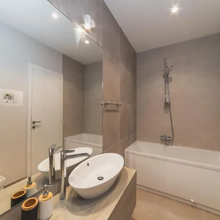 Willa Luxury 3 With Private Pool, Jacuzzi&gym By The On Ciovo - Okrug Donji *
