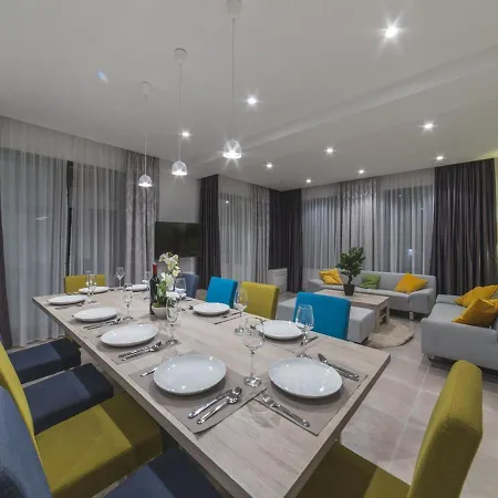 Luxury 3 With Private Pool, Jacuzzi And Gym By The On Ciovo - Okrug Donji Trogir