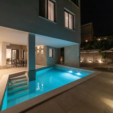 Luxury 3 With Private Pool, Jacuzzi&gym By The On Ciovo - Okrug Donji * Trogir