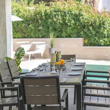 Willa Luxury 3 With Private Pool, Jacuzzi&gym By The On Ciovo - Okrug Donji