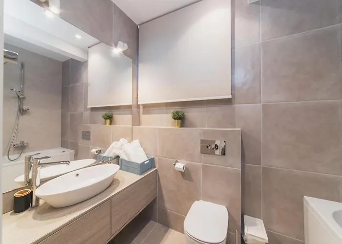 Luxury 3 With Private Pool, Jacuzzi And Gym By The On Ciovo - Okrug Donji Willa