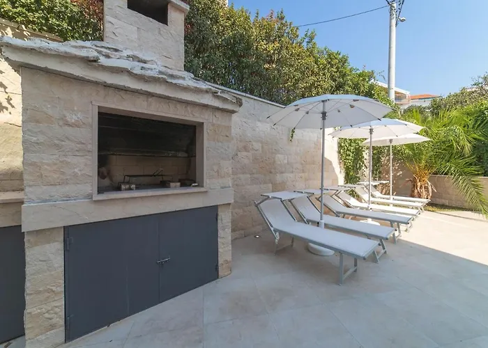 Luxury 3 With Private Pool, Jacuzzi And Gym By The On Ciovo - Okrug Donji Trogir