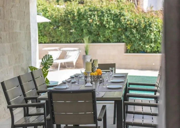 Willa Luxury 3 With Private Pool, Jacuzzi And Gym By The On Ciovo - Okrug Donji