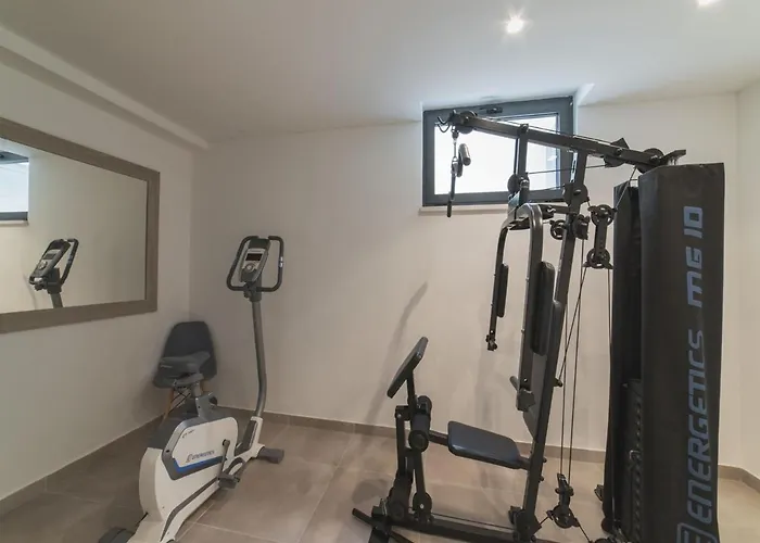 Willa Luxury 3 With Private Pool, Jacuzzi And Gym By The On Ciovo - Okrug Donji *