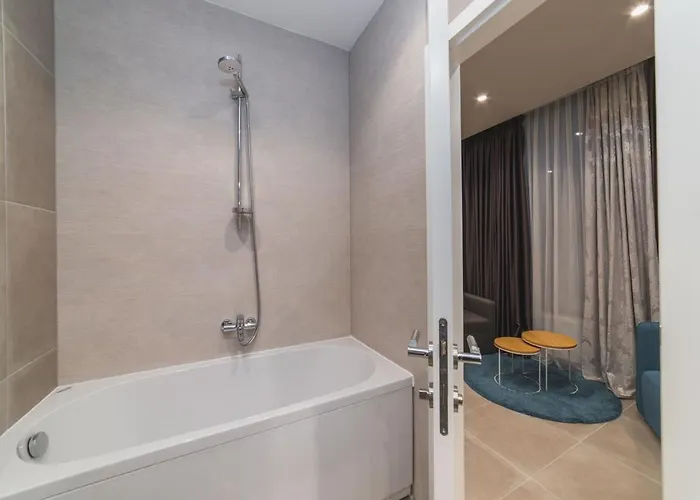 Luxury 3 With Private Pool, Jacuzzi And Gym By The On Ciovo - Okrug Donji