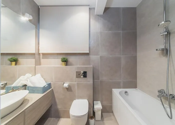 Luxury 3 With Private Pool, Jacuzzi And Gym By The On Ciovo - Okrug Donji Willa
